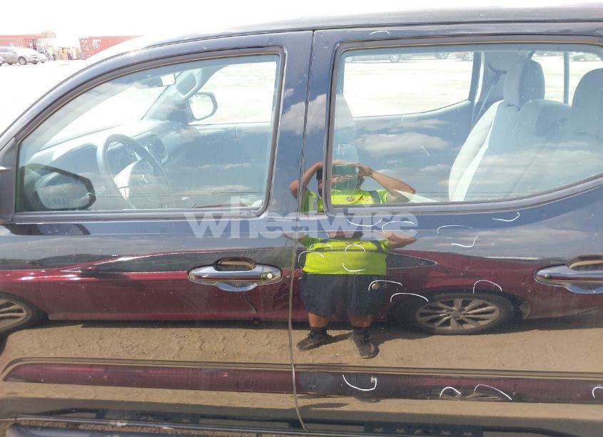 Photo 14 of 2018 Toyota Tacoma SR (VIN 5TFAX5GN4JX129995)