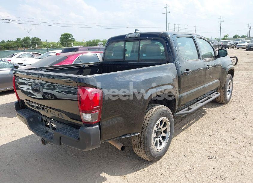 Photo 4 of 2018 Toyota Tacoma SR (VIN 5TFAX5GN4JX129995)