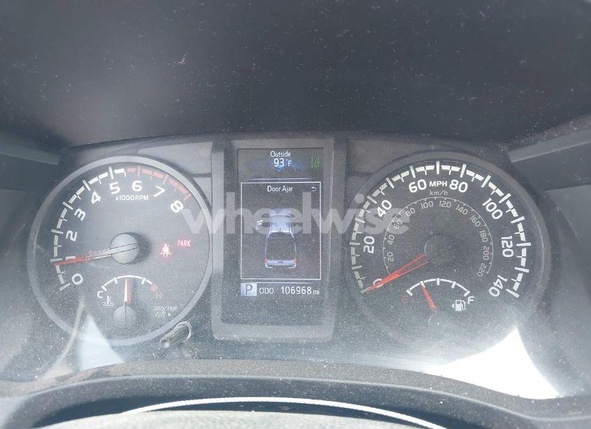 Photo 7 of 2018 Toyota Tacoma SR (VIN 5TFAX5GN4JX129995)