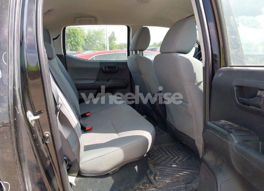 Photo 8 of 2018 Toyota Tacoma SR (VIN 5TFAX5GN4JX129995)