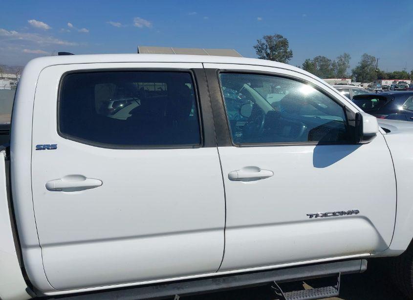 Photo 14 of 2018 Toyota Tacoma SR5 (VIN 5TFAX5GN4JX130404)