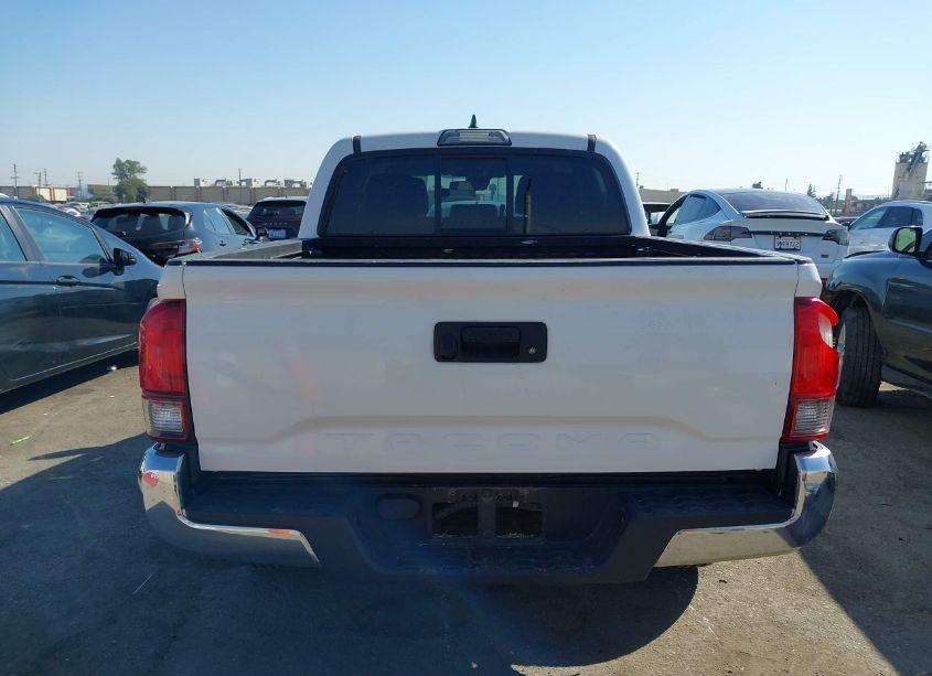 Photo 17 of 2018 Toyota Tacoma SR5 (VIN 5TFAX5GN4JX130404)