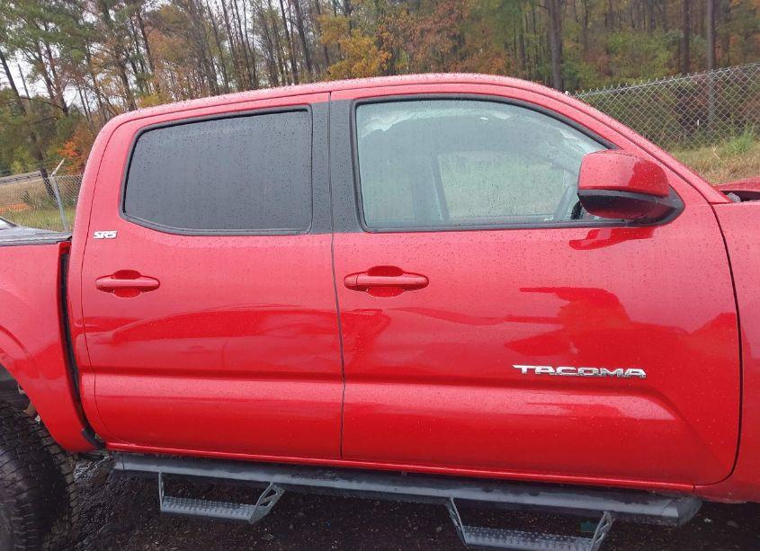 Photo 13 of 2018 Toyota Tacoma SR5 (VIN 5TFAX5GN4JX130855)