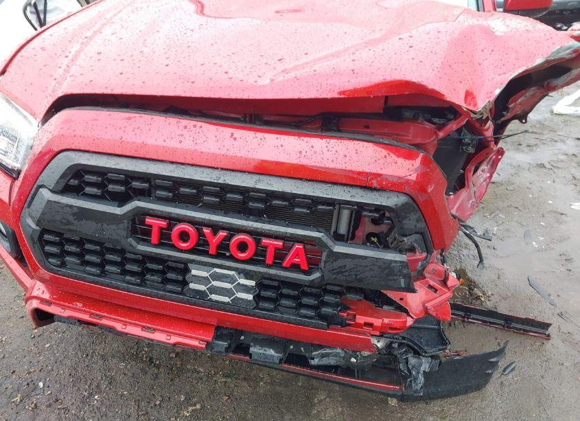 Photo 18 of 2018 Toyota Tacoma SR5 (VIN 5TFAX5GN4JX130855)