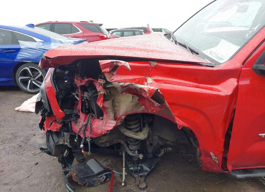 Photo 21 of 2018 Toyota Tacoma SR5 (VIN 5TFAX5GN4JX130855)