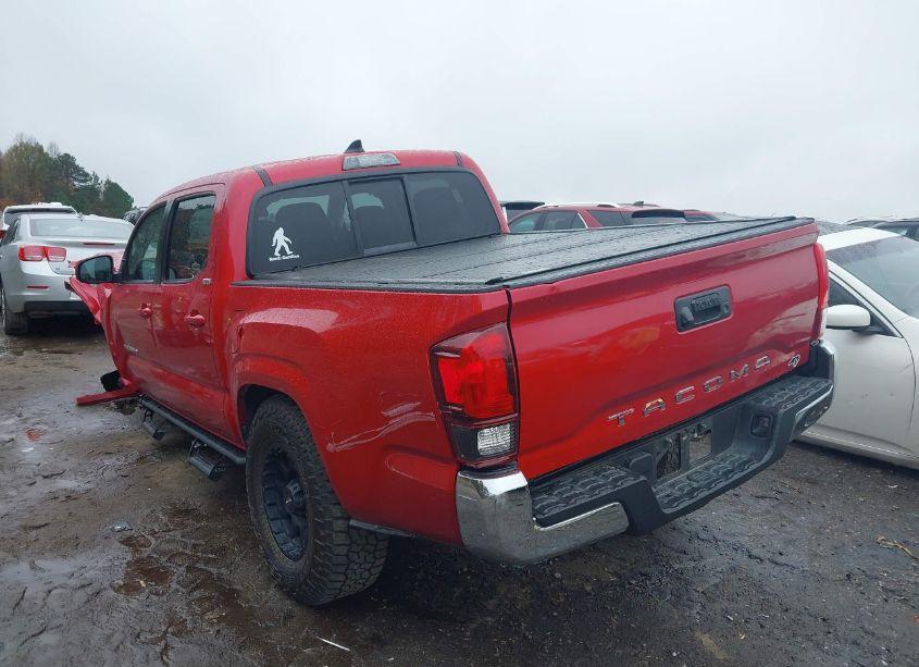 Photo 3 of 2018 Toyota Tacoma SR5 (VIN 5TFAX5GN4JX130855)