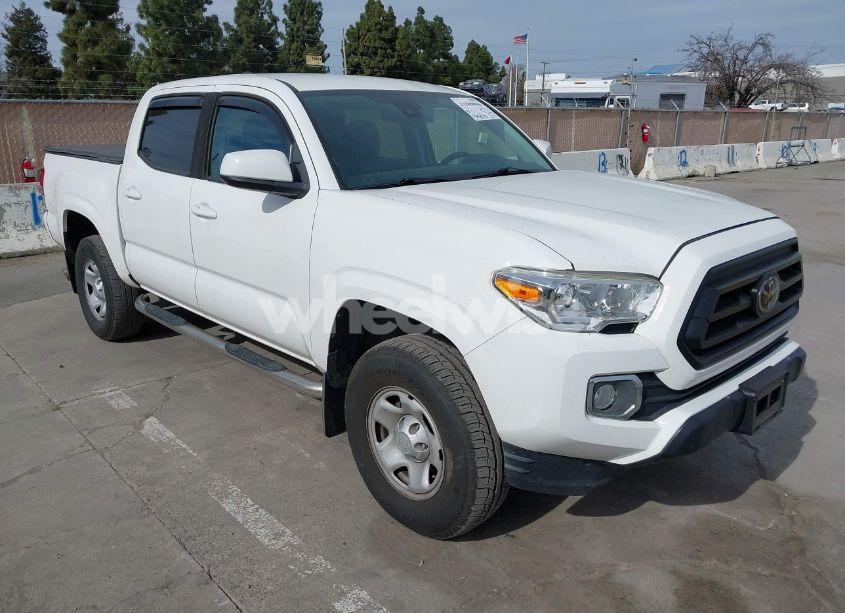 2020 Toyota Tacoma SR (VIN 5TFAX5GN4LX168332) main photo