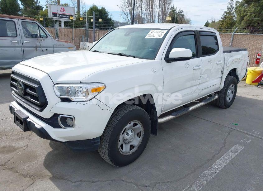 Photo 2 of 2020 Toyota Tacoma SR (VIN 5TFAX5GN4LX168332)