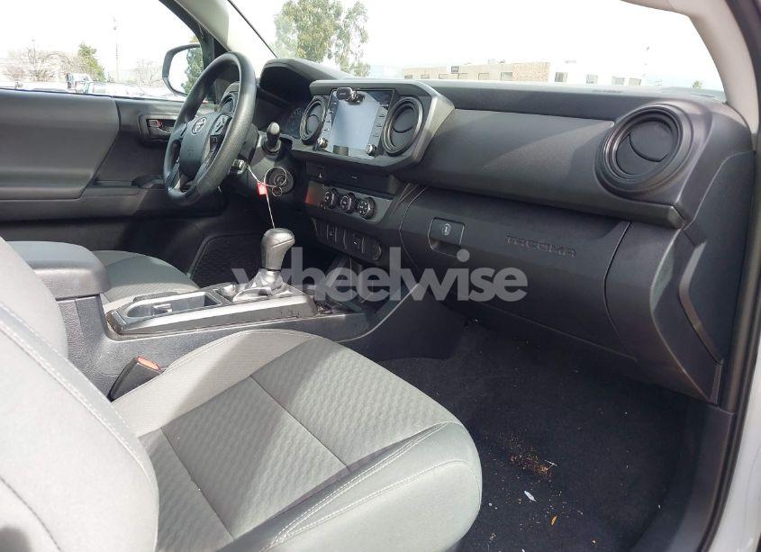 Photo 5 of 2020 Toyota Tacoma SR (VIN 5TFAX5GN4LX168332)