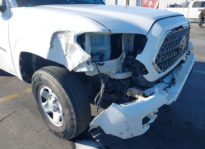 Photo 6 of 2020 Toyota Tacoma SR5 (VIN 5TFAX5GN4LX169402)