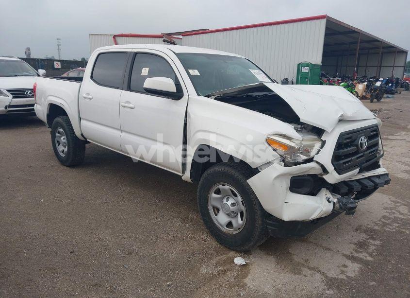 2016 Toyota Tacoma SR (VIN 5TFAX5GN5GX063837) main photo