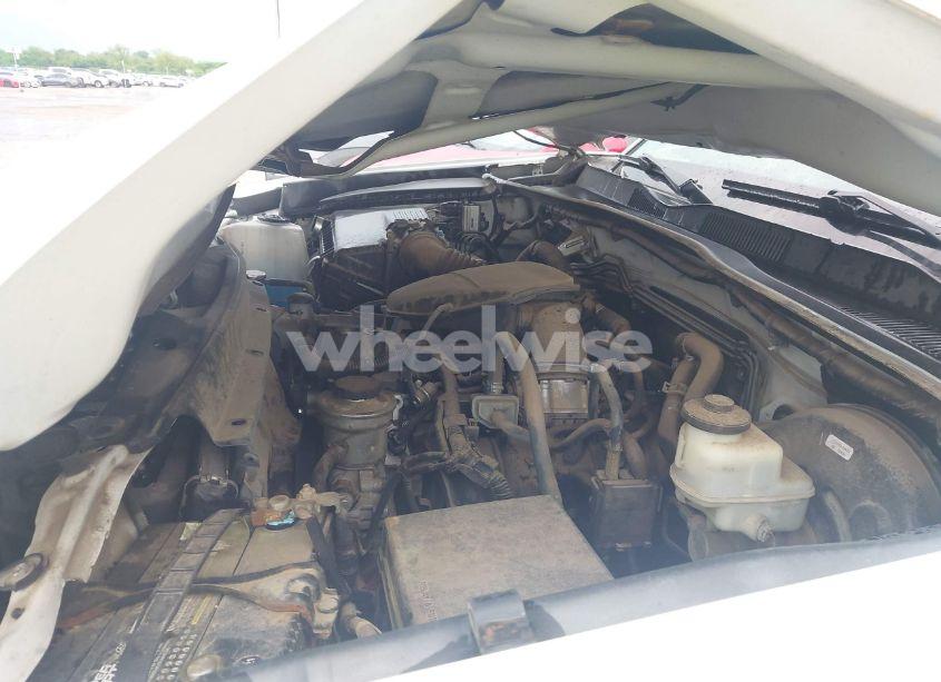 Photo 10 of 2016 Toyota Tacoma SR (VIN 5TFAX5GN5GX063837)
