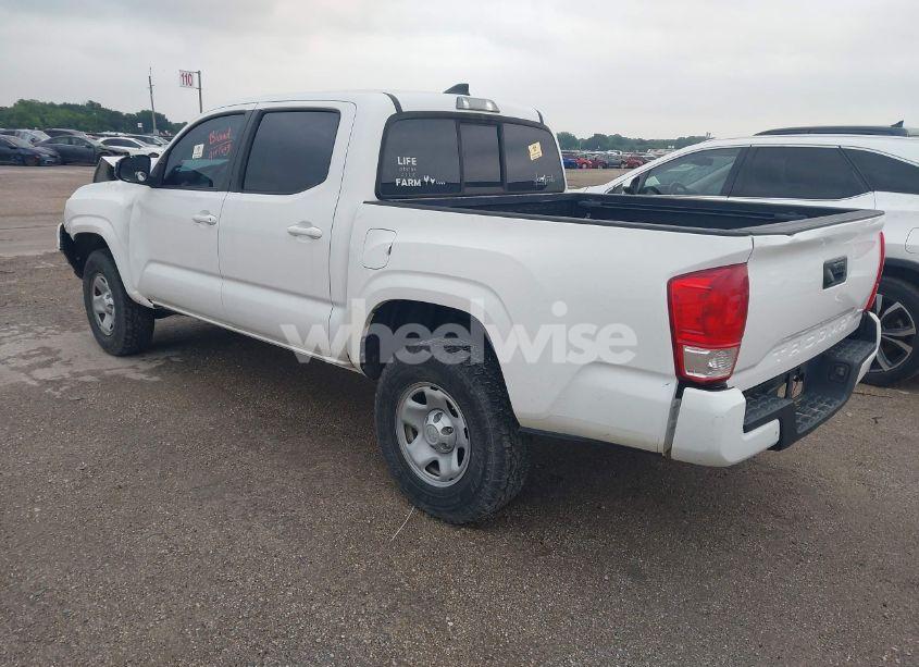 Photo 3 of 2016 Toyota Tacoma SR (VIN 5TFAX5GN5GX063837)