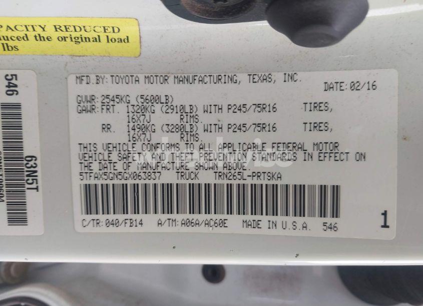 Photo 9 of 2016 Toyota Tacoma SR (VIN 5TFAX5GN5GX063837)