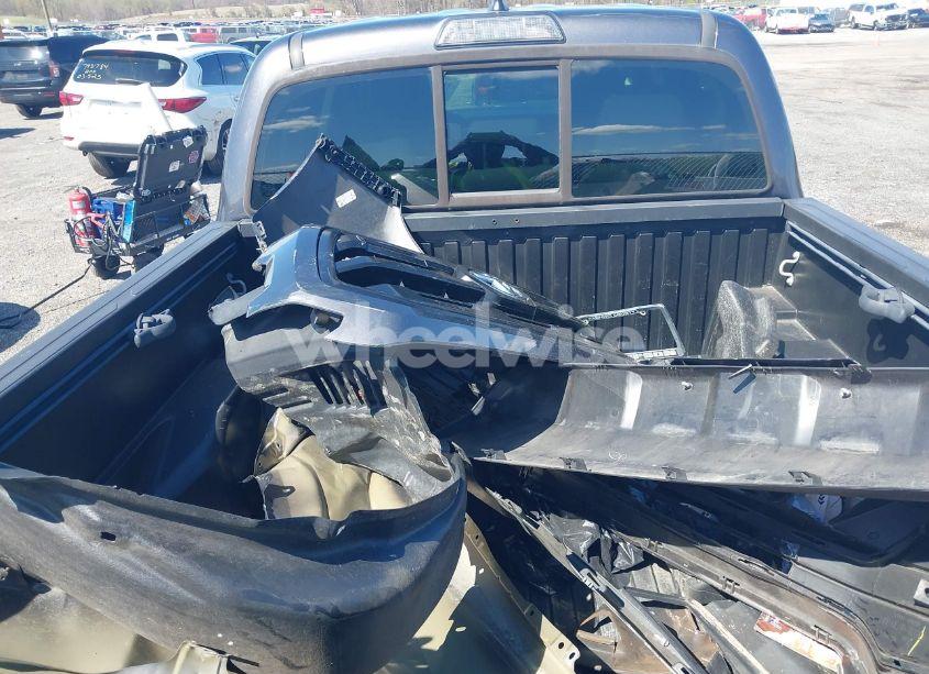 Photo 12 of 2017 Toyota Tacoma SR (VIN 5TFAX5GN5HX091428)