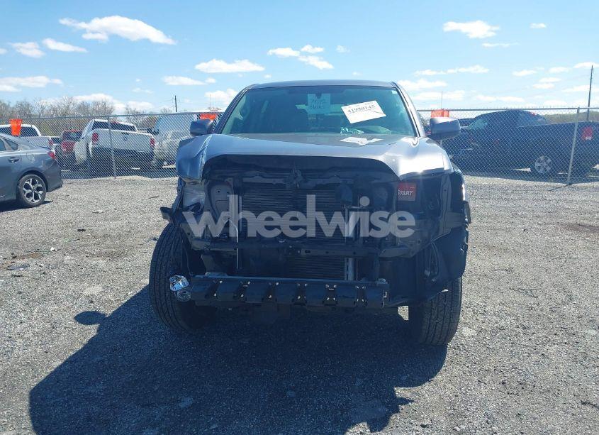 Photo 13 of 2017 Toyota Tacoma SR (VIN 5TFAX5GN5HX091428)