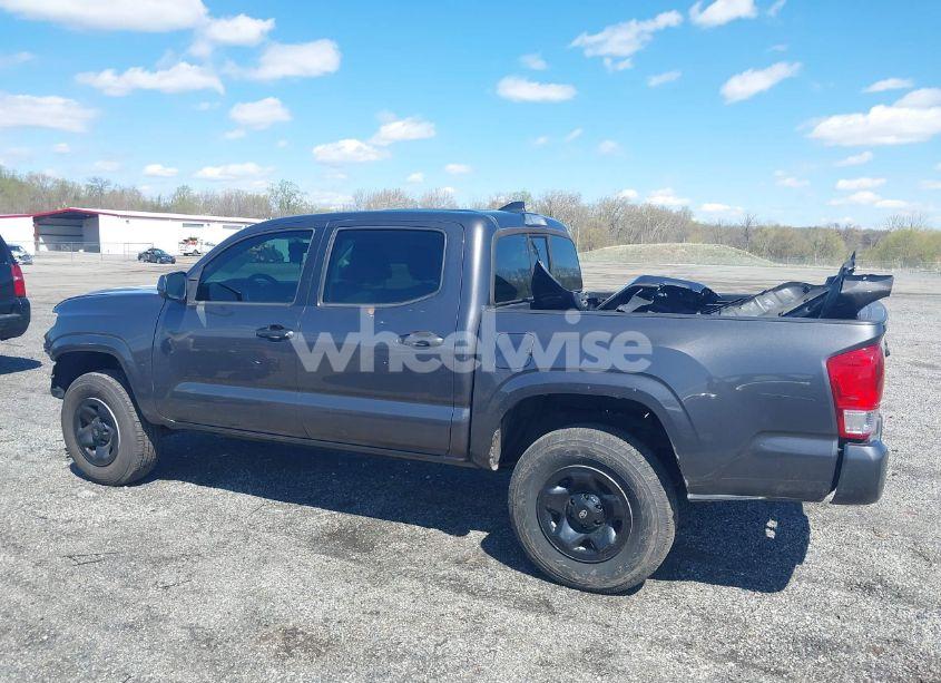 Photo 15 of 2017 Toyota Tacoma SR (VIN 5TFAX5GN5HX091428)
