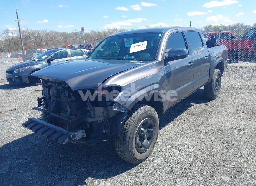 Photo 2 of 2017 Toyota Tacoma SR (VIN 5TFAX5GN5HX091428)