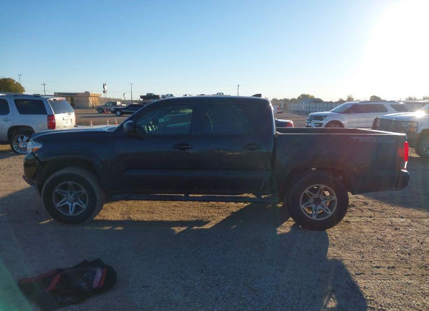Photo 14 of 2018 Toyota Tacoma SR (VIN 5TFAX5GN5JX108279)