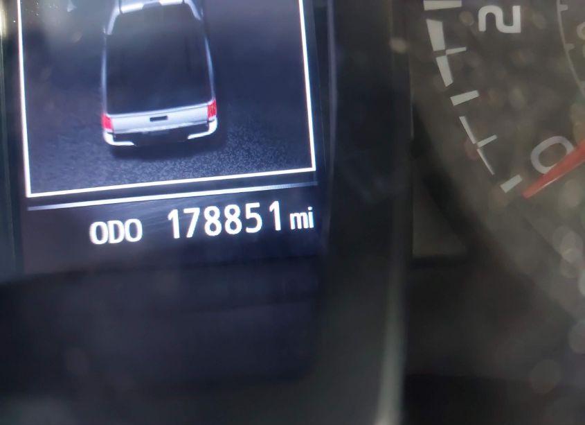 Photo 15 of 2018 Toyota Tacoma SR (VIN 5TFAX5GN5JX108279)