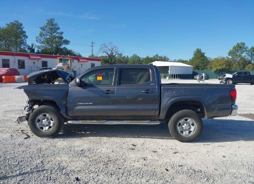 Photo 14 of 2018 Toyota Tacoma SR5 (VIN 5TFAX5GN5JX110260)