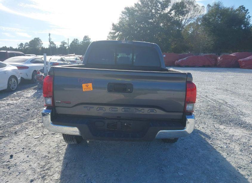 Photo 16 of 2018 Toyota Tacoma SR5 (VIN 5TFAX5GN5JX110260)