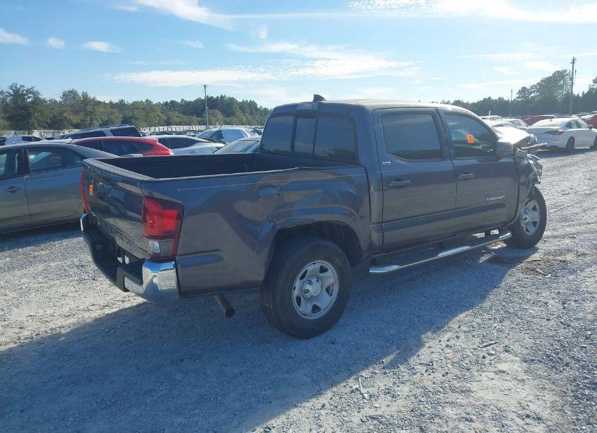 Photo 4 of 2018 Toyota Tacoma SR5 (VIN 5TFAX5GN5JX110260)