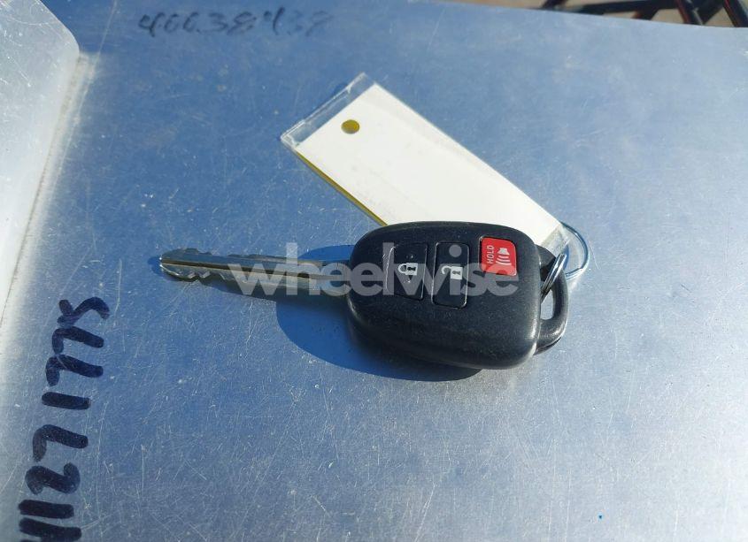 Photo 11 of 2018 Toyota Tacoma SR5 (VIN 5TFAX5GN5JX121405)