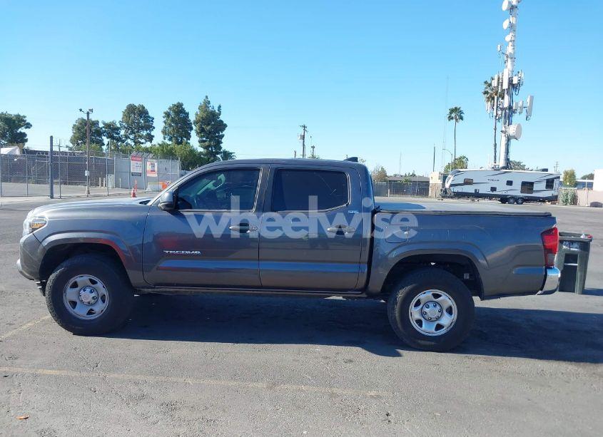 Photo 14 of 2018 Toyota Tacoma SR5 (VIN 5TFAX5GN5JX121405)