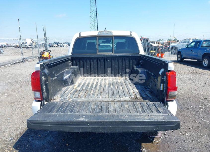 Photo 18 of 2019 Toyota Tacoma SR (VIN 5TFAX5GN5KX156933)