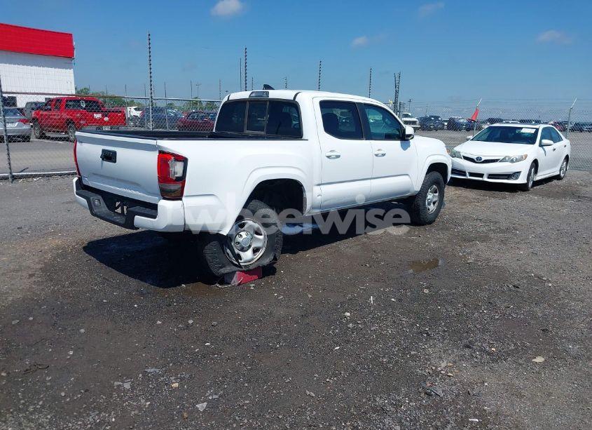 Photo 4 of 2019 Toyota Tacoma SR (VIN 5TFAX5GN5KX156933)