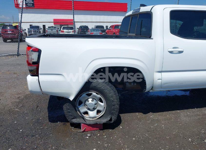 Photo 6 of 2019 Toyota Tacoma SR (VIN 5TFAX5GN5KX156933)