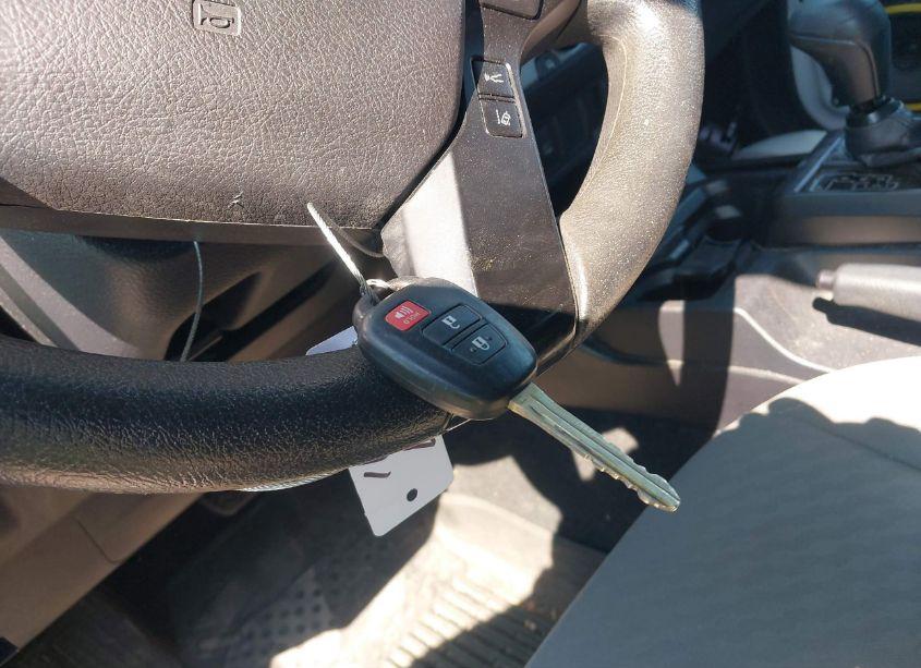 Photo 11 of 2020 Toyota Tacoma SR (VIN 5TFAX5GN5LX188475)