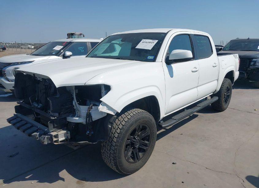 Photo 2 of 2020 Toyota Tacoma SR (VIN 5TFAX5GN5LX188475)