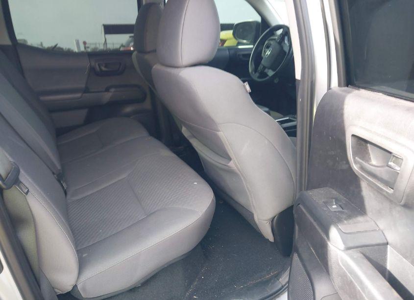 Photo 8 of 2021 Toyota Tacoma SR (VIN 5TFAX5GN5MX190132)