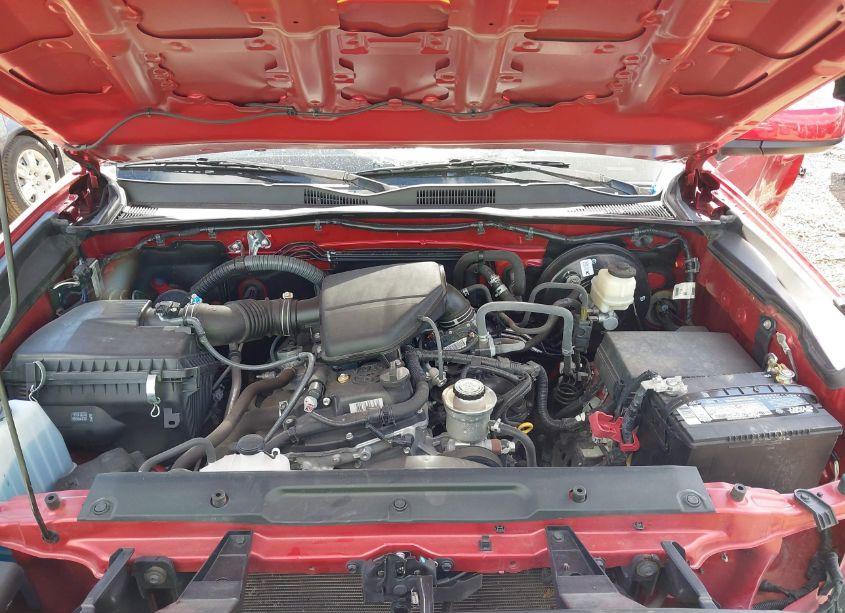 Photo 10 of 2018 Toyota Tacoma SR (VIN 5TFAX5GN6JX114012)