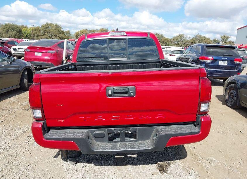 Photo 17 of 2018 Toyota Tacoma SR (VIN 5TFAX5GN6JX114012)