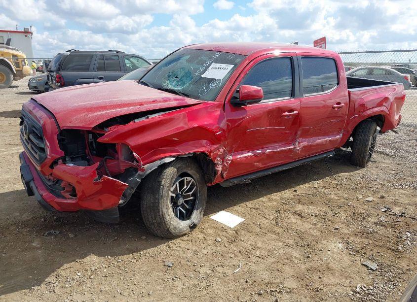 Photo 2 of 2018 Toyota Tacoma SR (VIN 5TFAX5GN6JX114012)