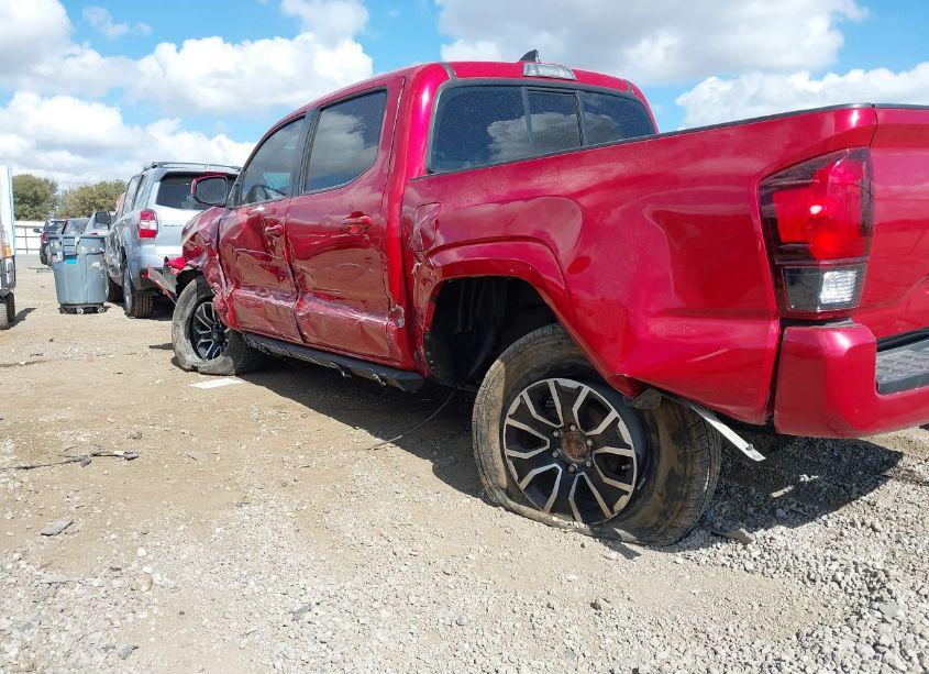 Photo 6 of 2018 Toyota Tacoma SR (VIN 5TFAX5GN6JX114012)