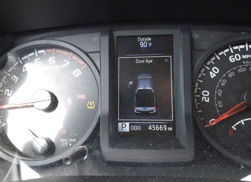 Photo 7 of 2018 Toyota Tacoma SR (VIN 5TFAX5GN6JX114012)