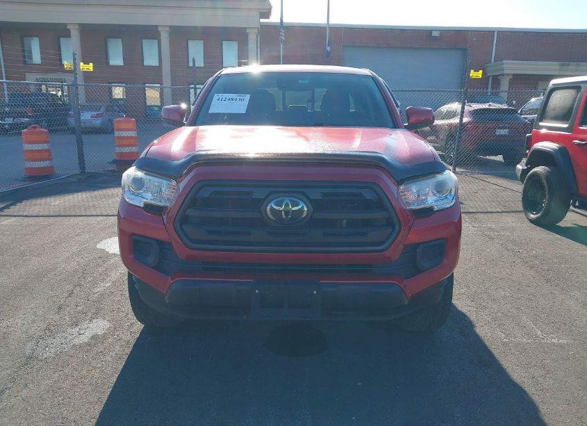 Photo 12 of 2018 Toyota Tacoma SR (VIN 5TFAX5GN6JX128962)