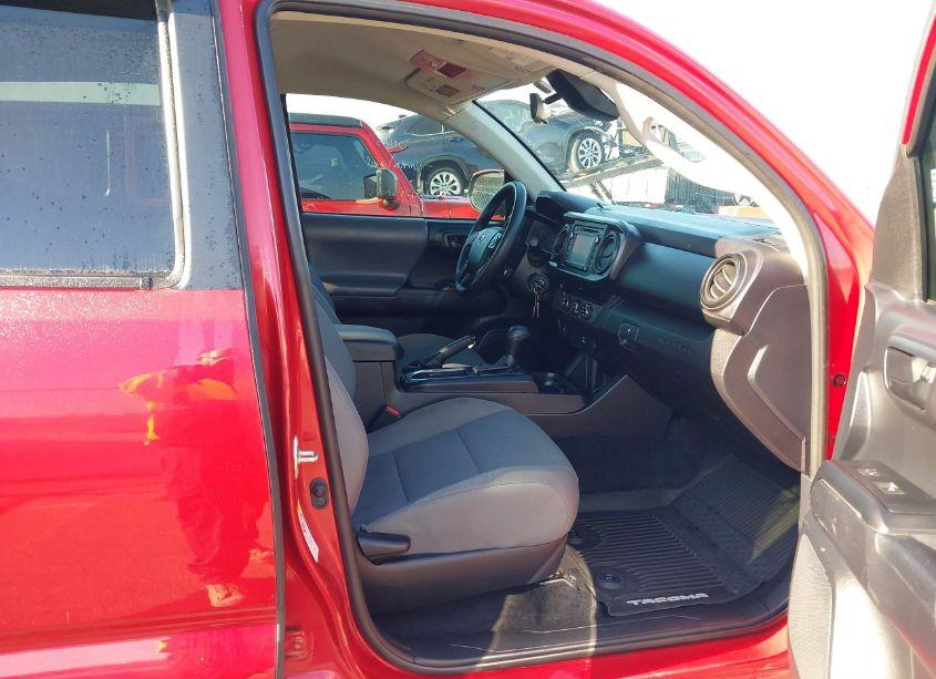 Photo 5 of 2018 Toyota Tacoma SR (VIN 5TFAX5GN6JX128962)