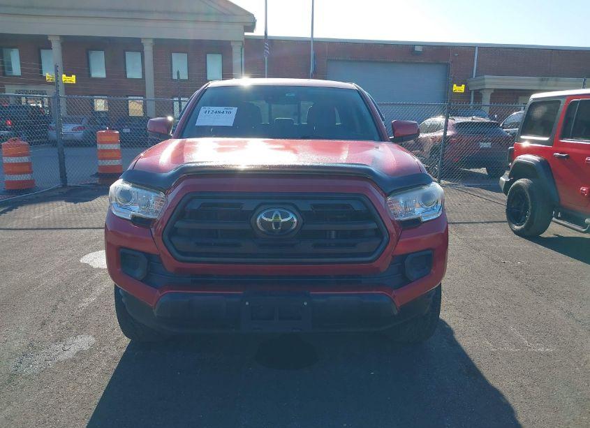 Photo 6 of 2018 Toyota Tacoma SR (VIN 5TFAX5GN6JX128962)
