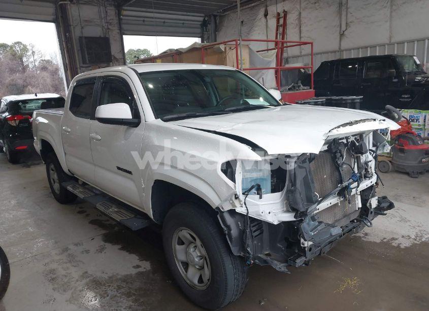 Photo 13 of 2020 Toyota Tacoma SR (VIN 5TFAX5GN6LX169739)