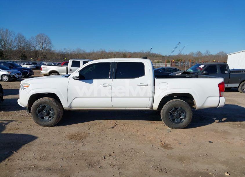 Photo 14 of 2016 Toyota Tacoma SR (VIN 5TFAX5GN7GX056369)