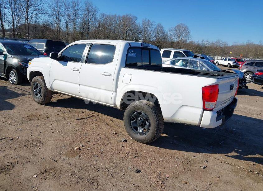 Photo 3 of 2016 Toyota Tacoma SR (VIN 5TFAX5GN7GX056369)