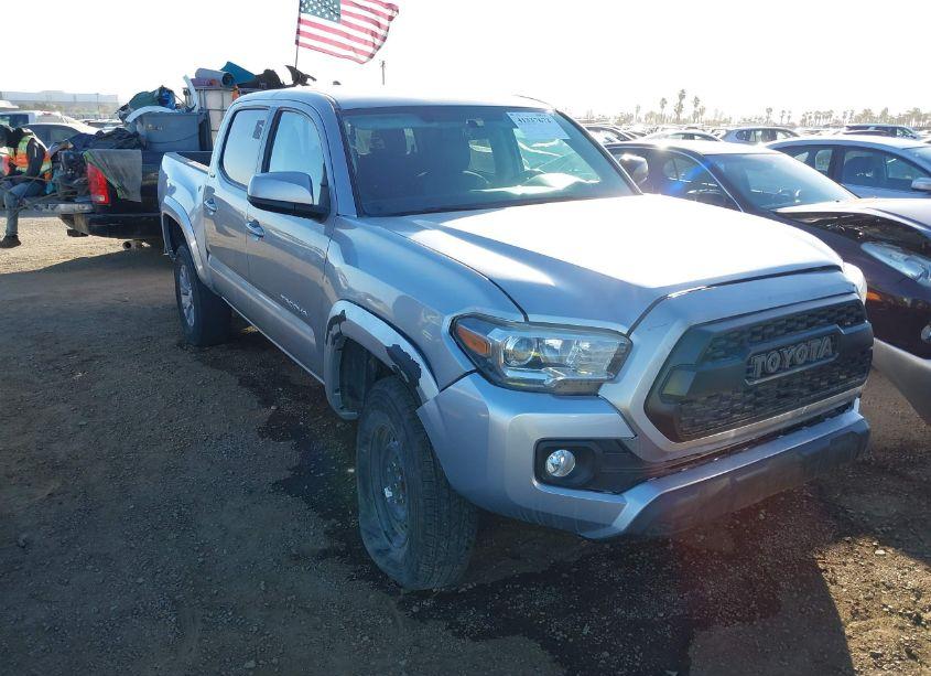 2016 Toyota Tacoma SR (VIN 5TFAX5GN7GX068344) main photo