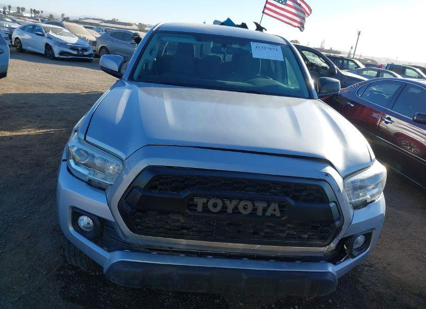 Photo 12 of 2016 Toyota Tacoma SR (VIN 5TFAX5GN7GX068344)