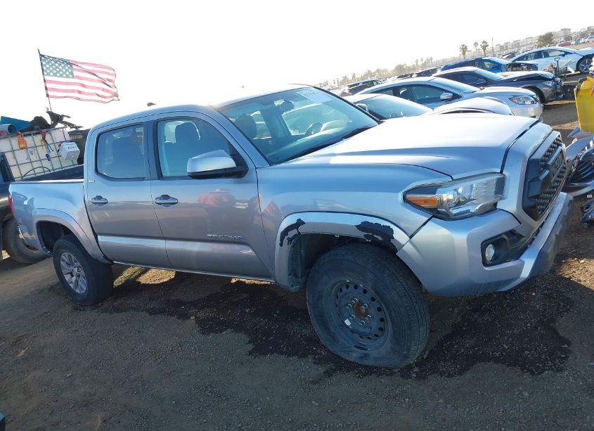 Photo 13 of 2016 Toyota Tacoma SR (VIN 5TFAX5GN7GX068344)