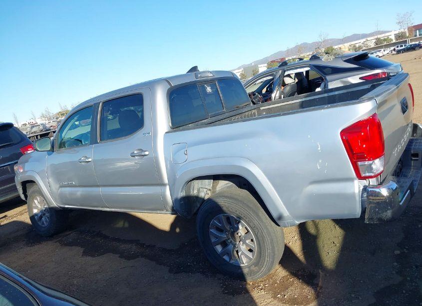 Photo 14 of 2016 Toyota Tacoma SR (VIN 5TFAX5GN7GX068344)
